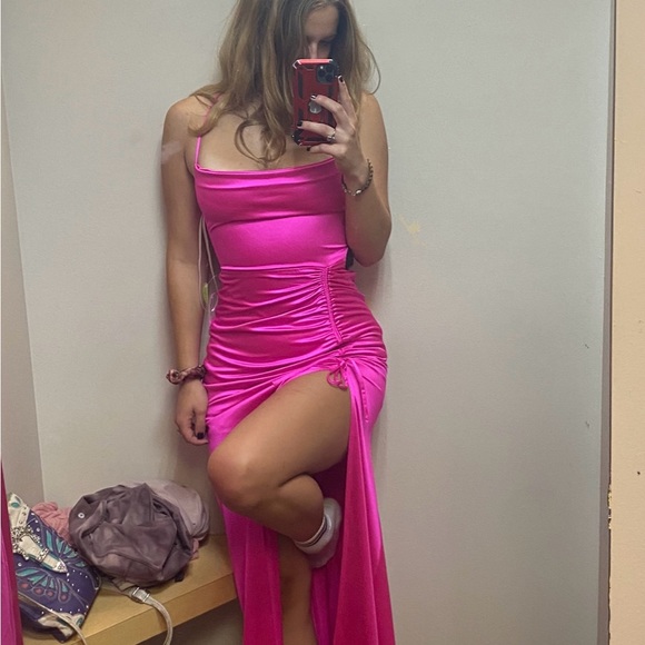 Elegant Pink Evening Dress - Picture 1 of 2